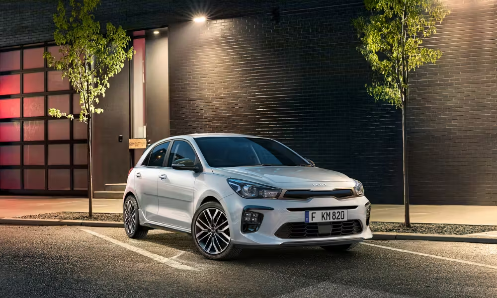 KIA Rio silver front