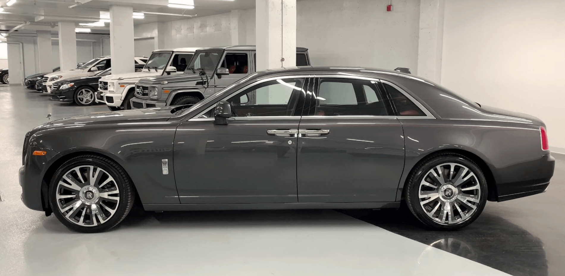 RollsRoyce Phantom 2021 Ảnh chi tiết RollsRoyce Phantom Extended giá hơn  50 tỷ đồng