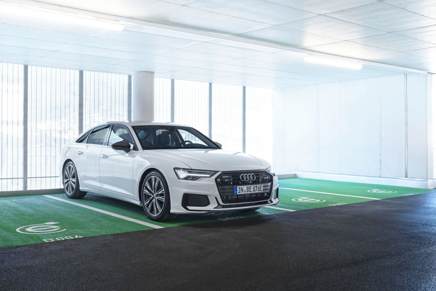 New Audi A6 Saloon TFSI e in white, image of the new facelift and grill