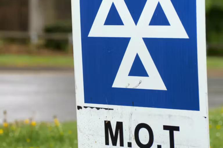 A Brief Guide to MOT Tests | The Midlands | V12