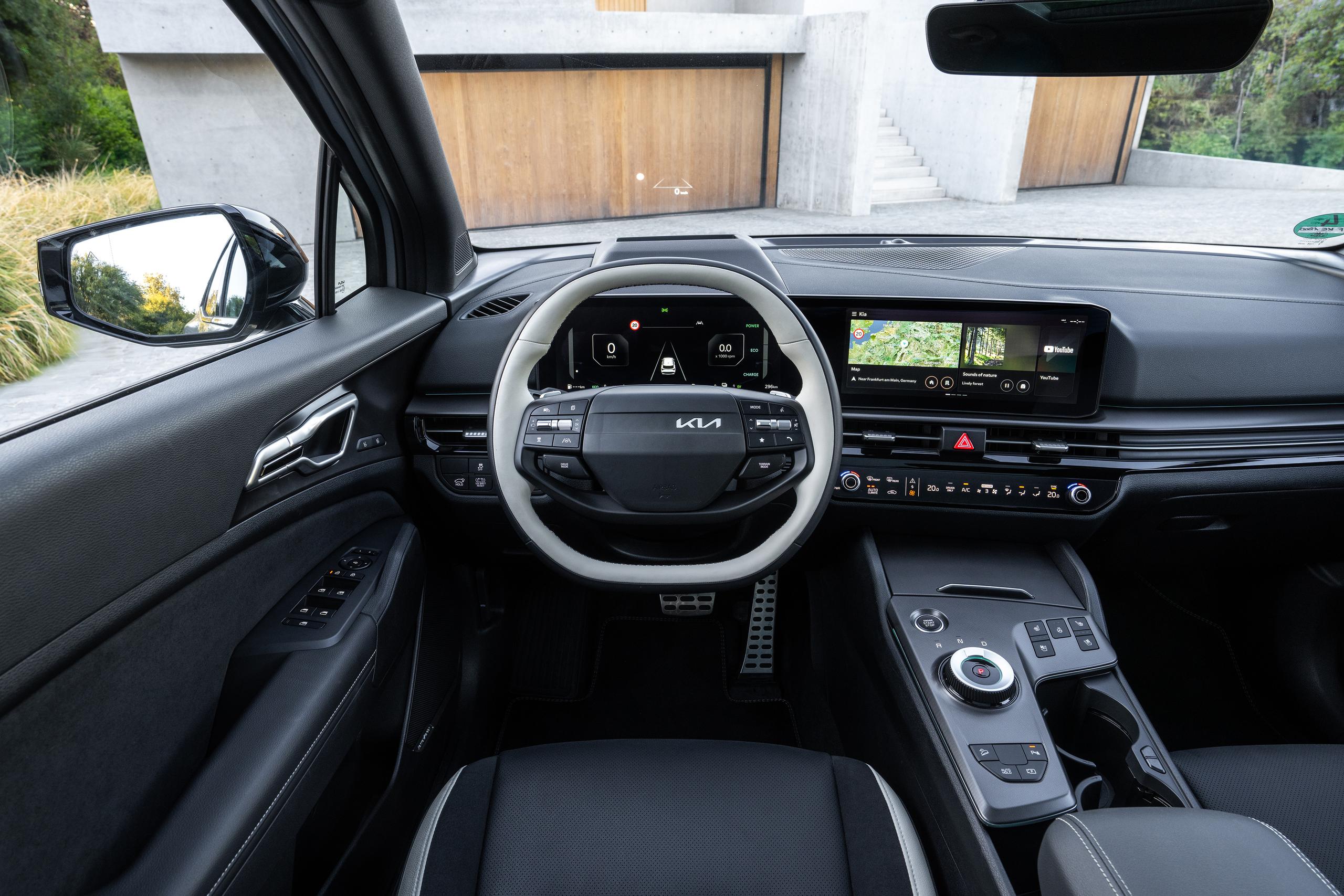 2025 Kia Sportage interior