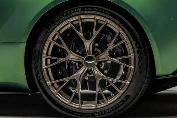 DB12 Coupe wheels