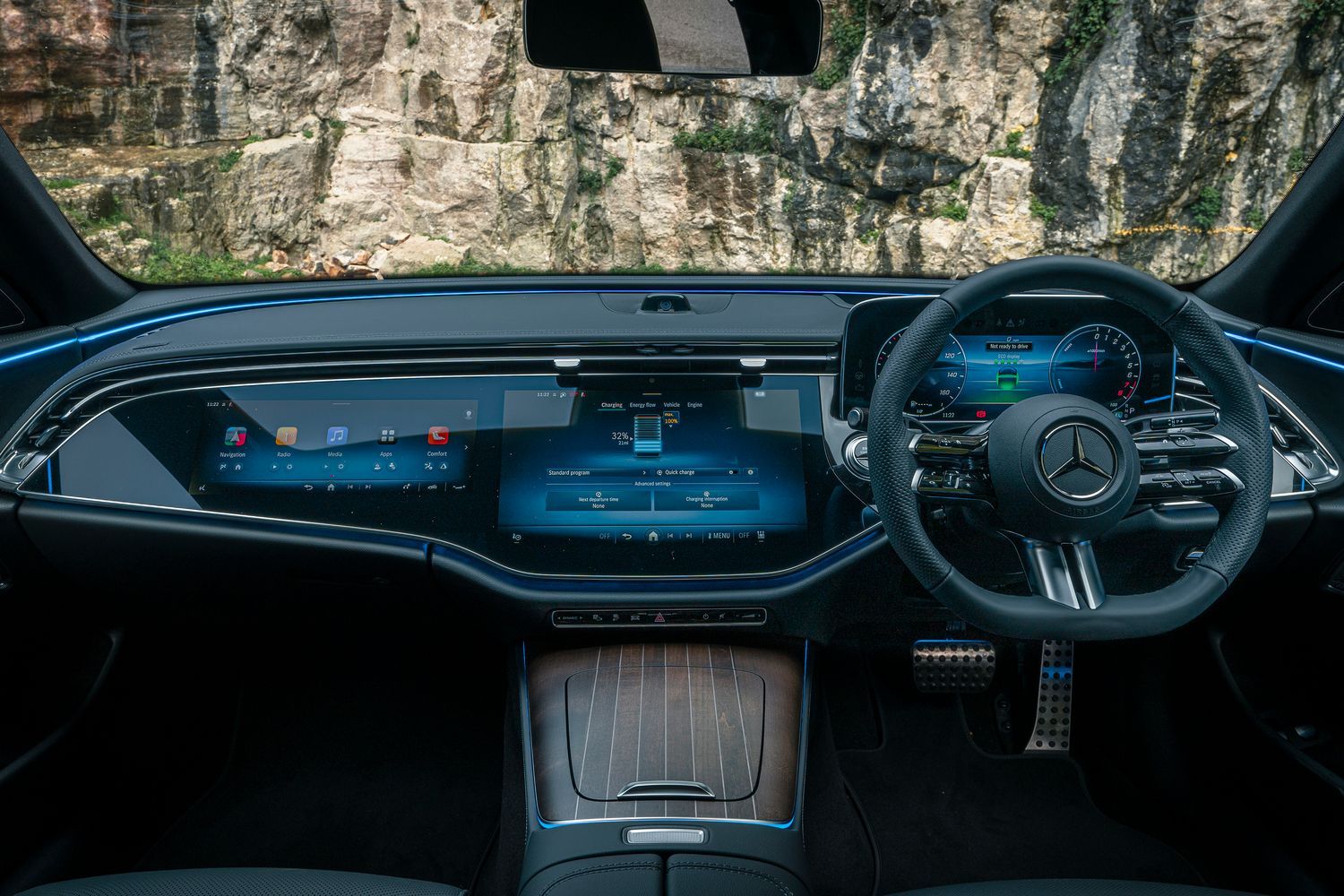 E Class Saloon interior technology