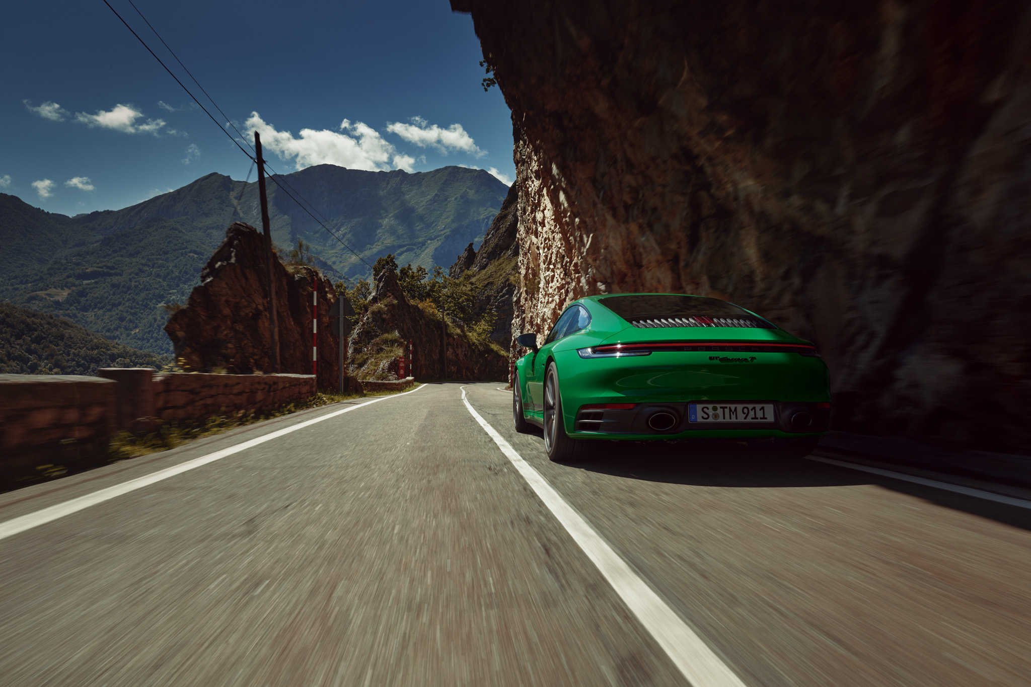 911