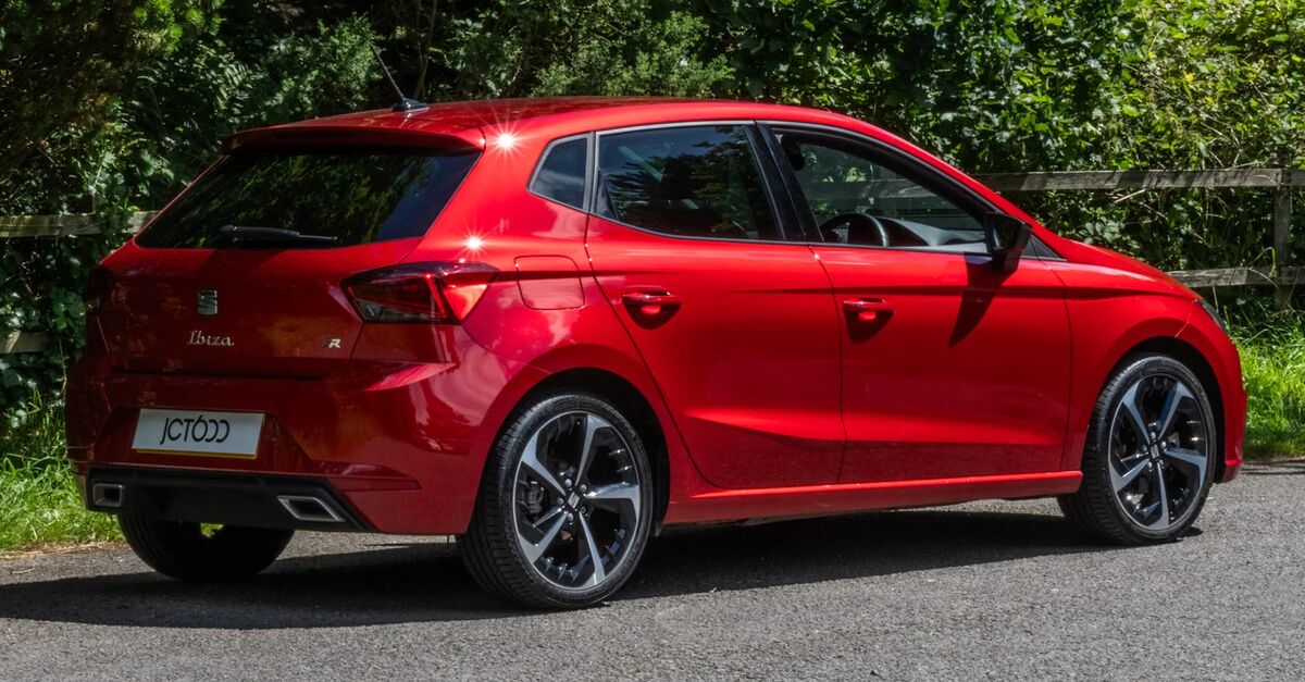 Red SEAT Ibiza