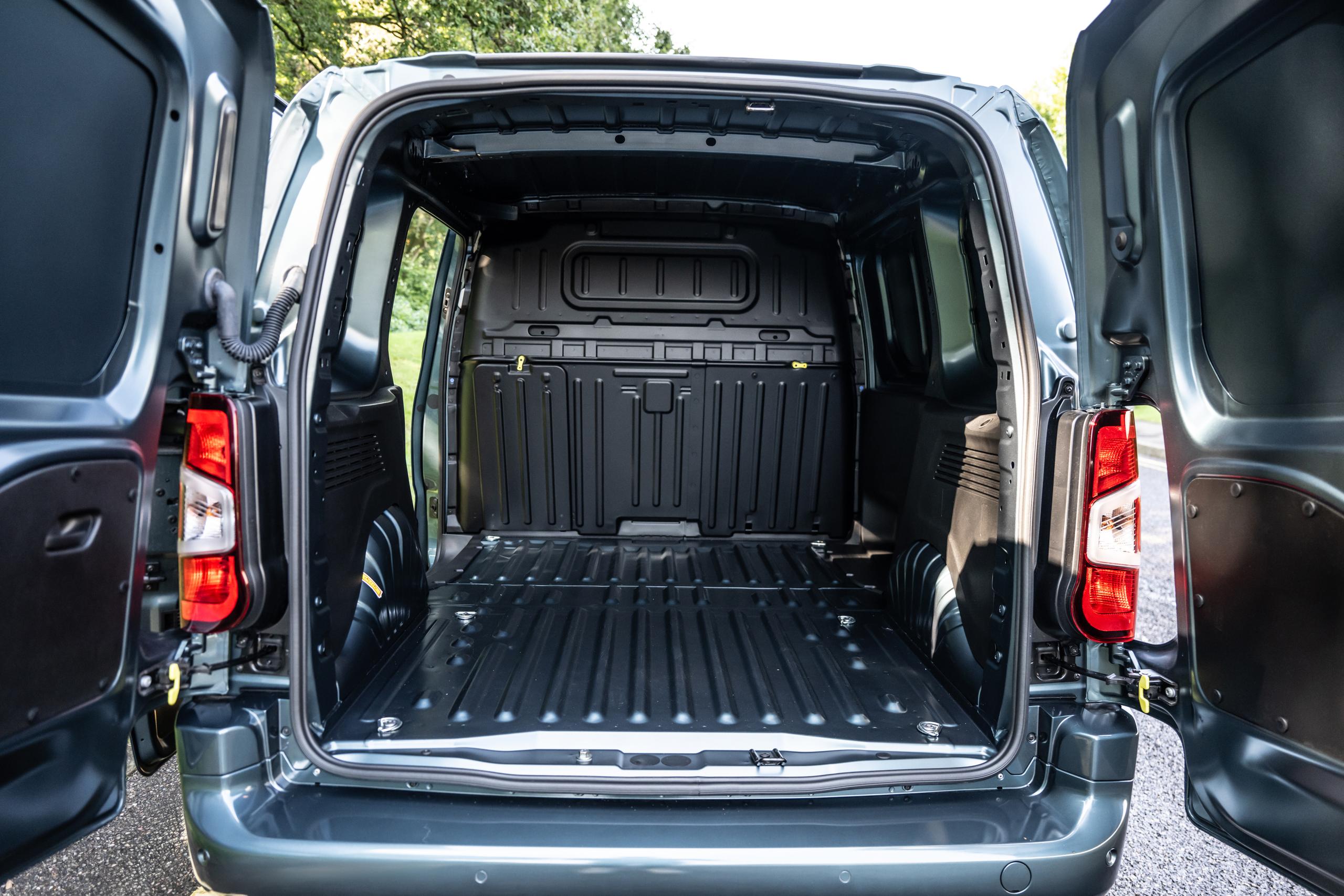 storage size of CITROEN E BERLINGO