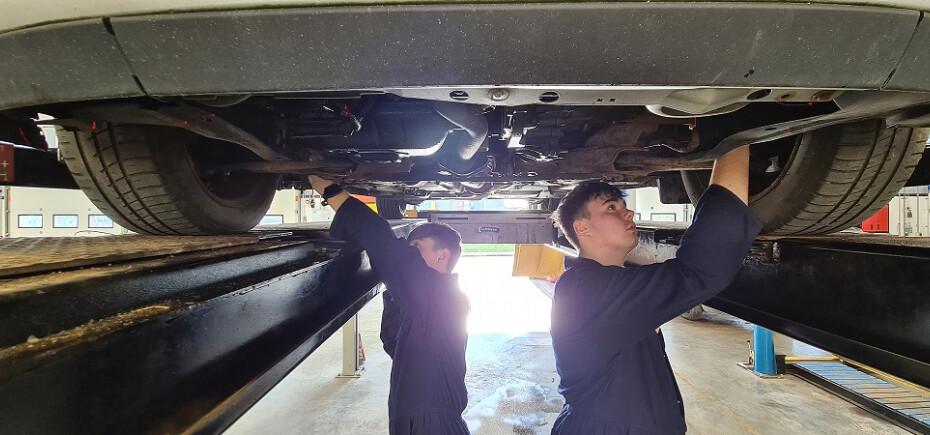 SHERWOODS DONATES CAR TO COLLEGE TO SUPPORT MECHANICS OF THE FUTURE