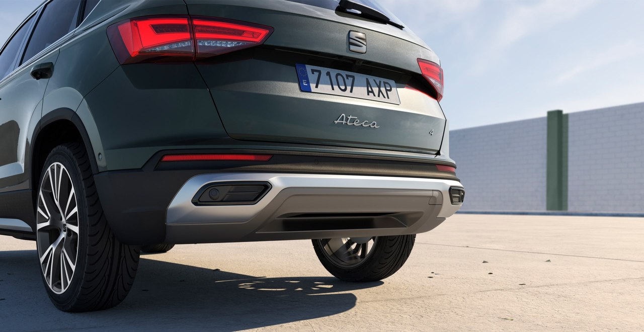 SEAT Ateca green rear