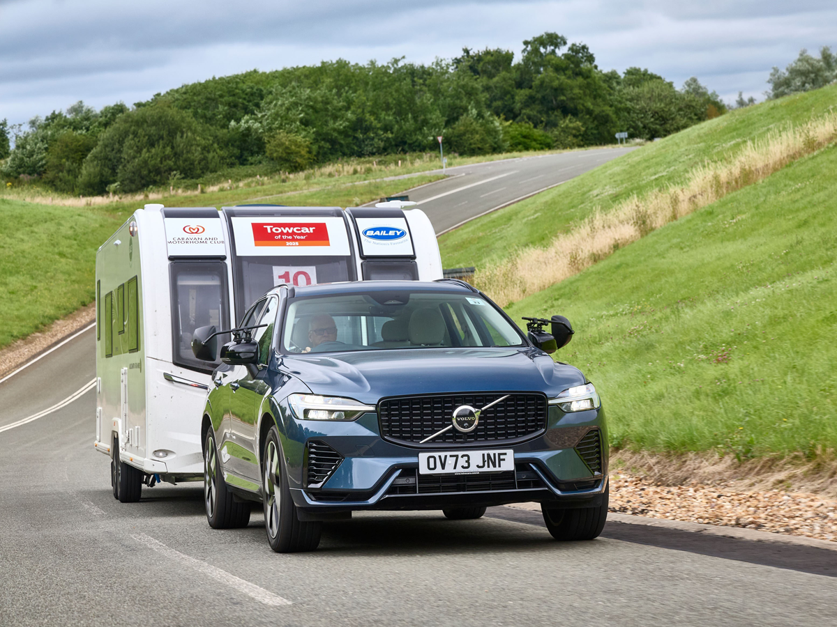 Volvo XC60 Plug-In Hybrid Wins Major Award