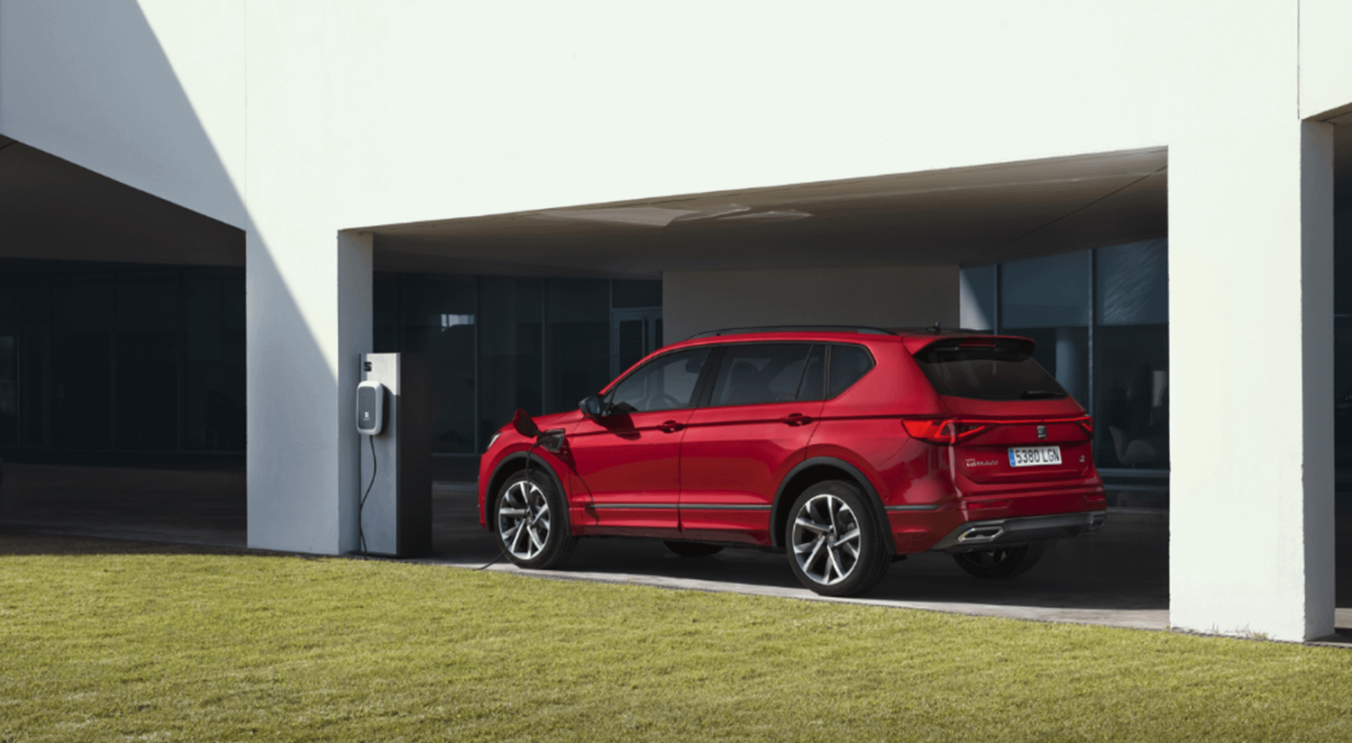 New SEAT Tarraco e-hybrid On Charge