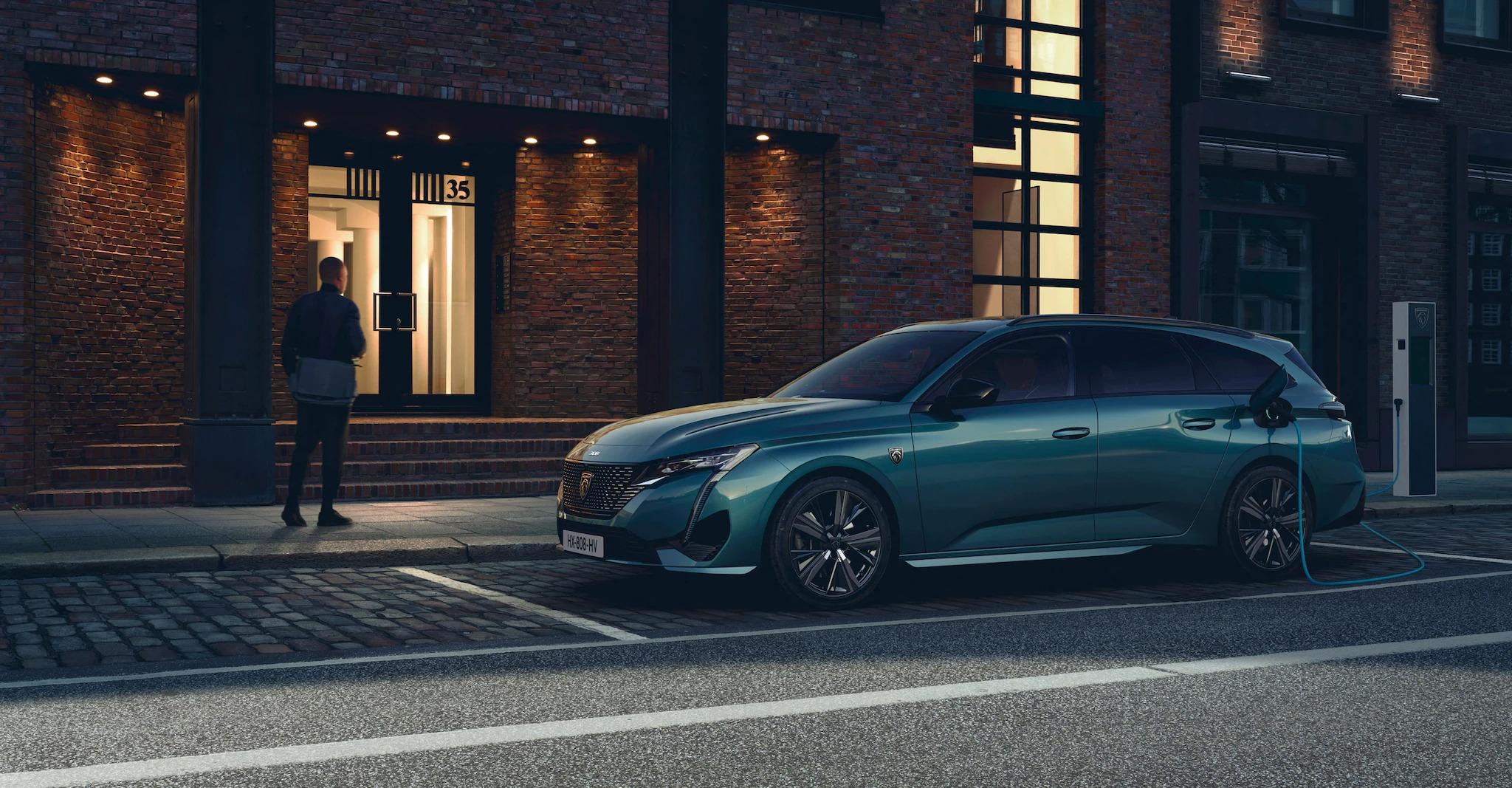PEUGEOT REVEALS THE NEW 308 SW