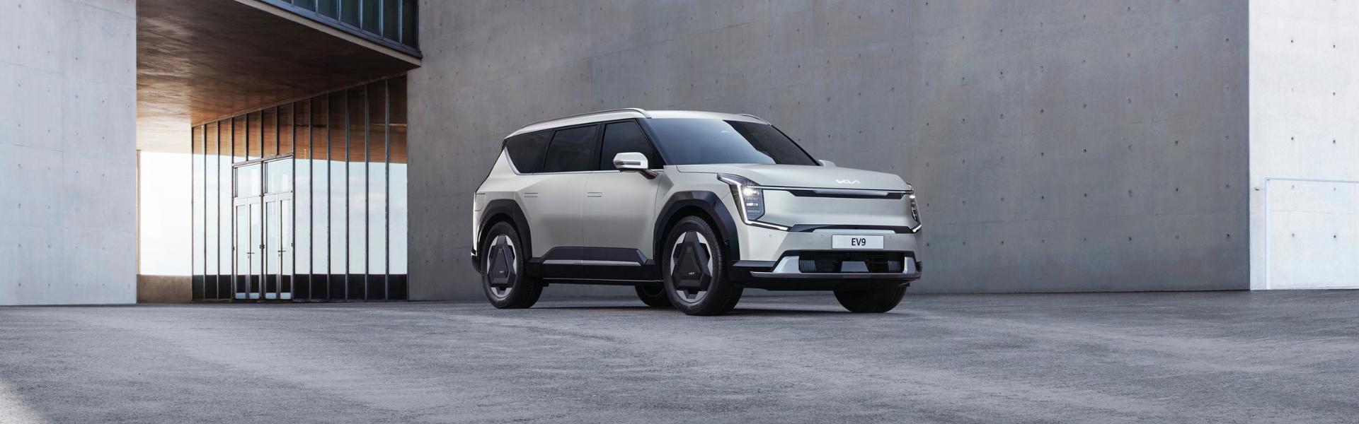 Kia EV9: D. M. Keith