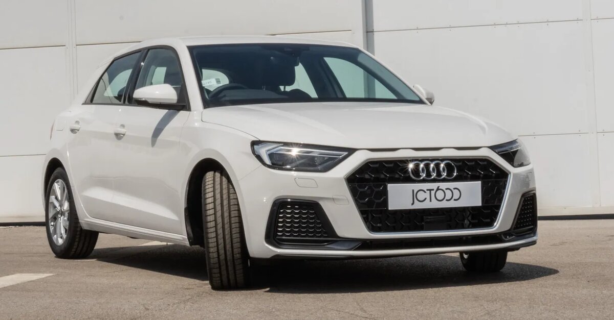 White Audi A1