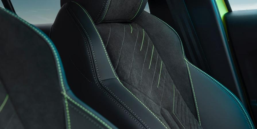 Peugeot 208 front seats