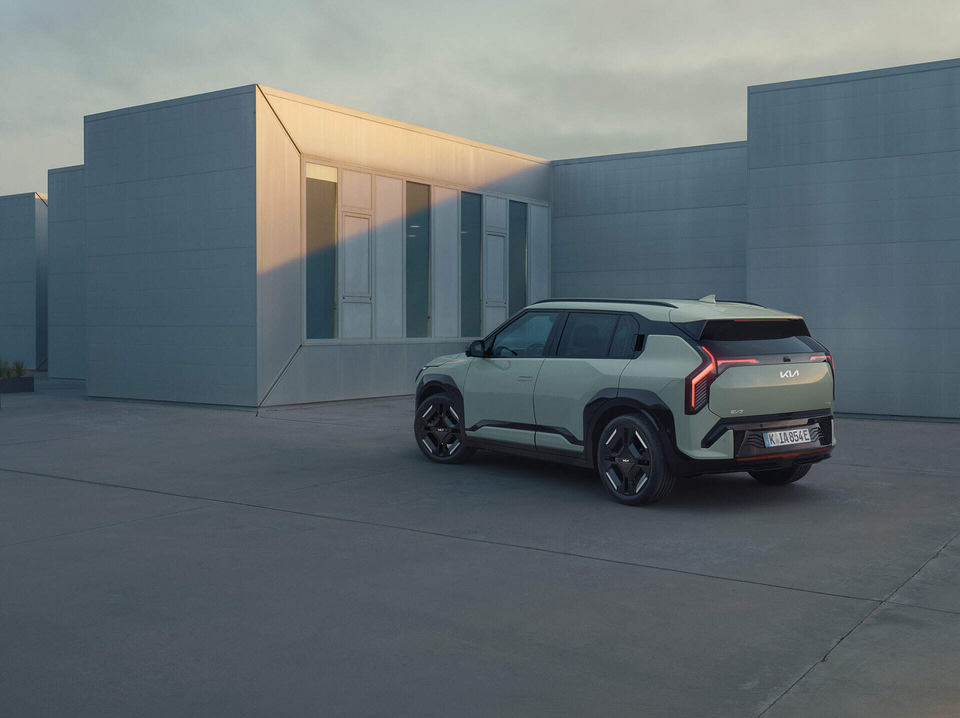 parked kia ev3