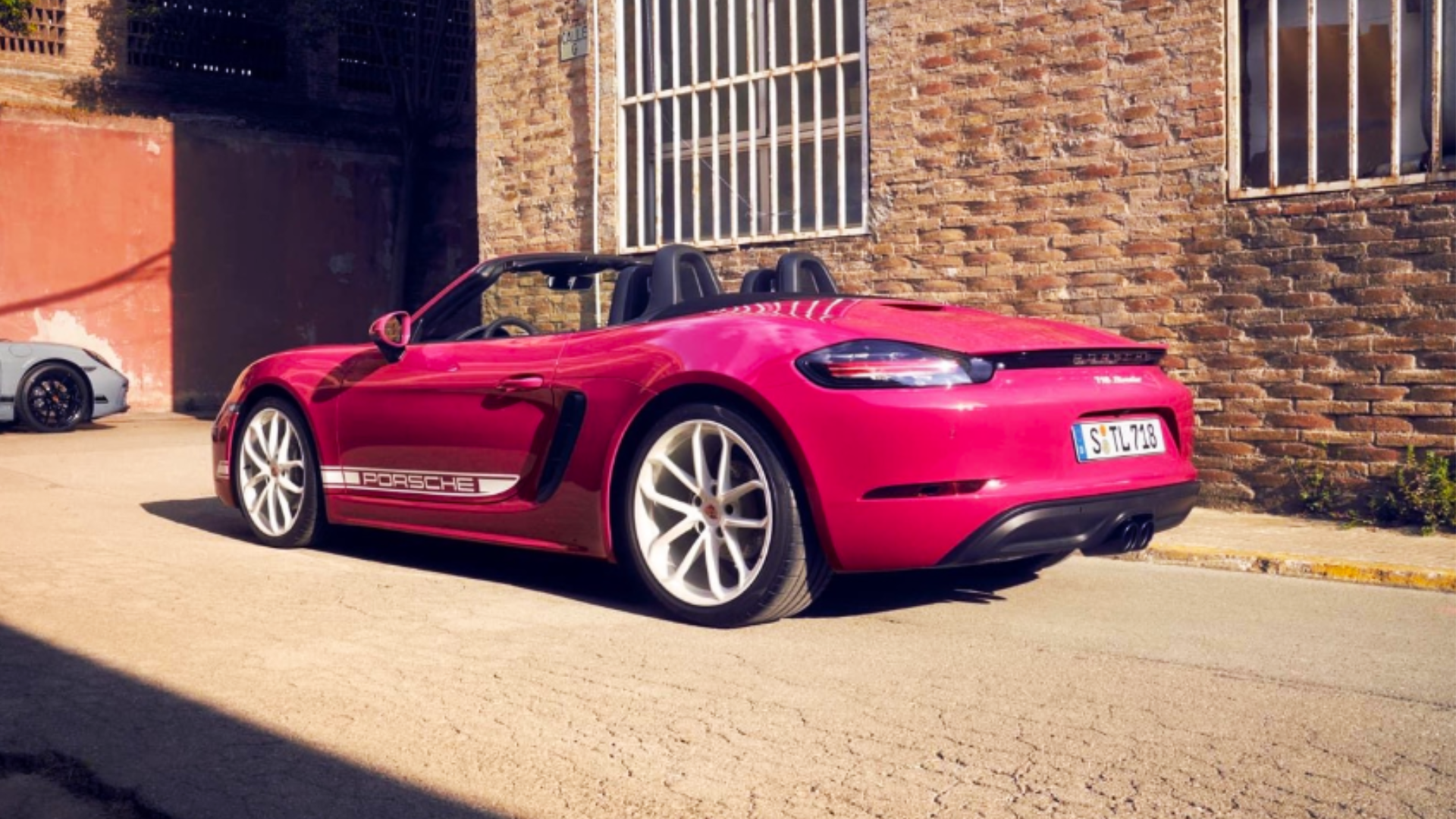 Porsche 911 in Ruby Star