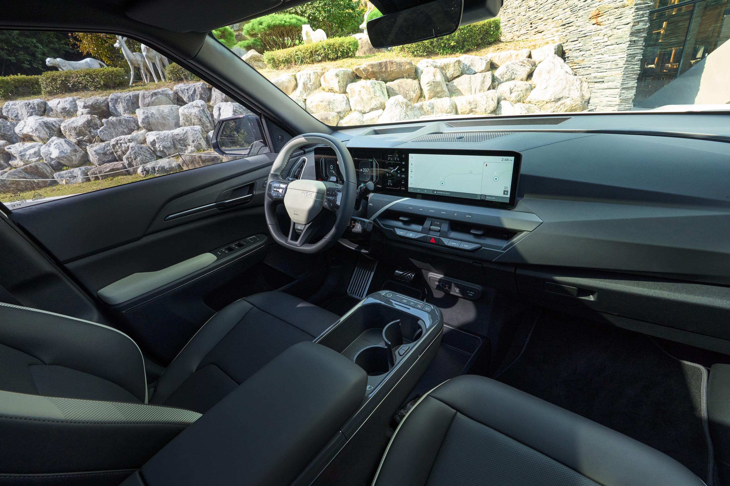 infotainment and dashbpard of the KIA EV5