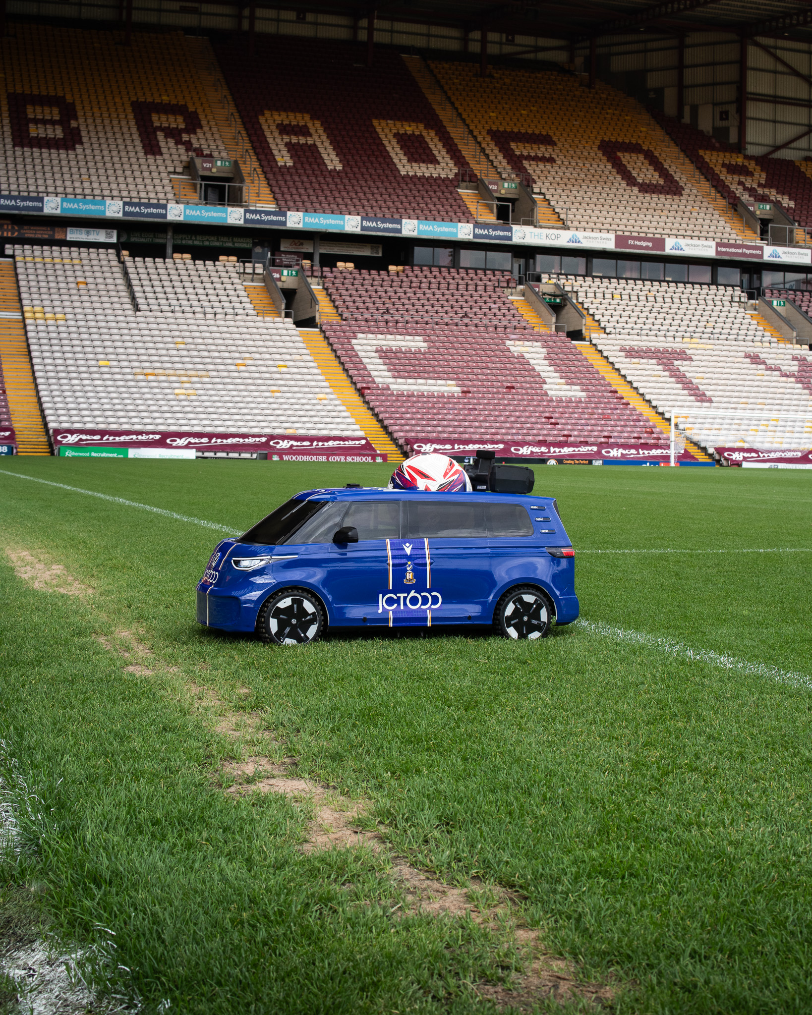 Bradford City Volkswagen Mini ID. Buzz