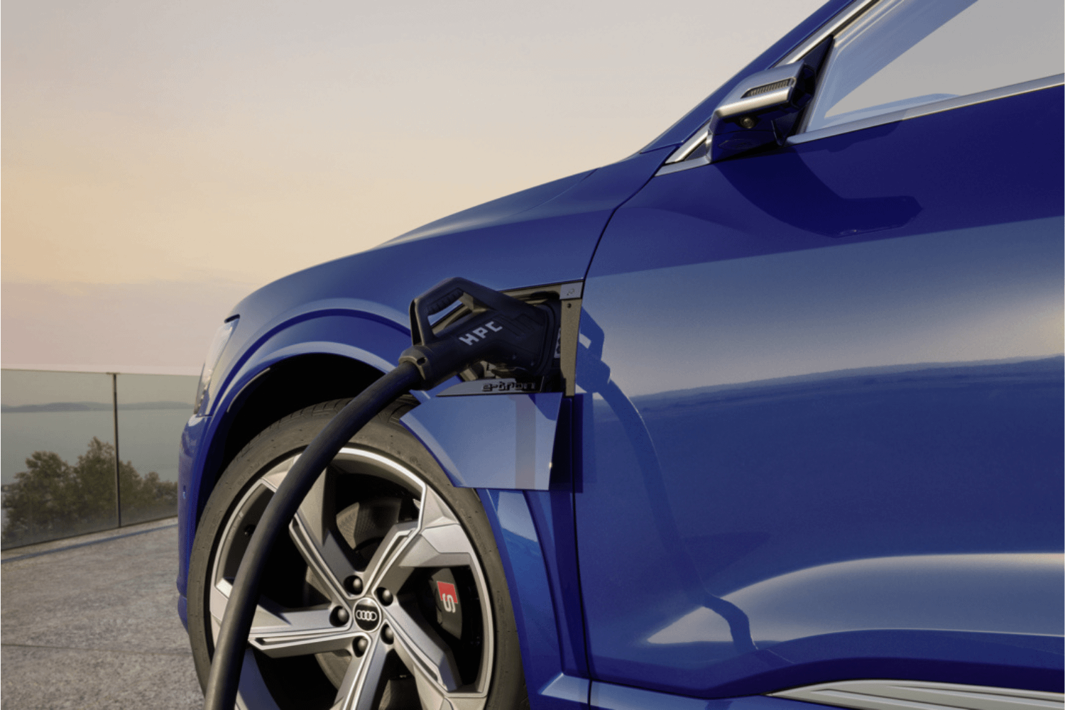 Audi sq8e 2022 electric charging