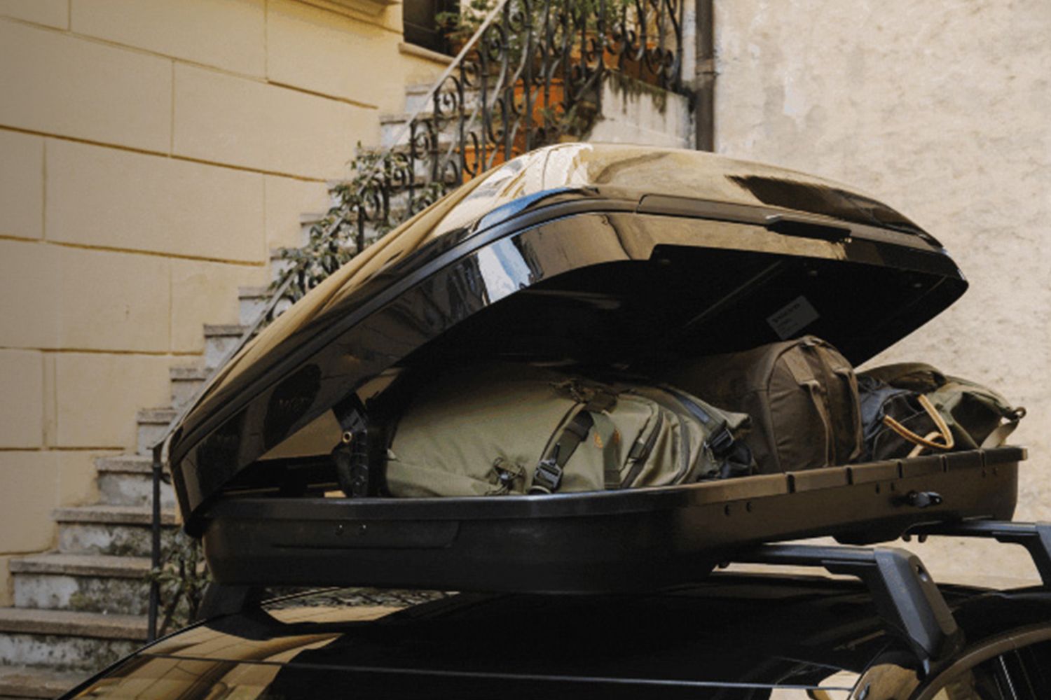 Save 25% on a Roof Box Active 400