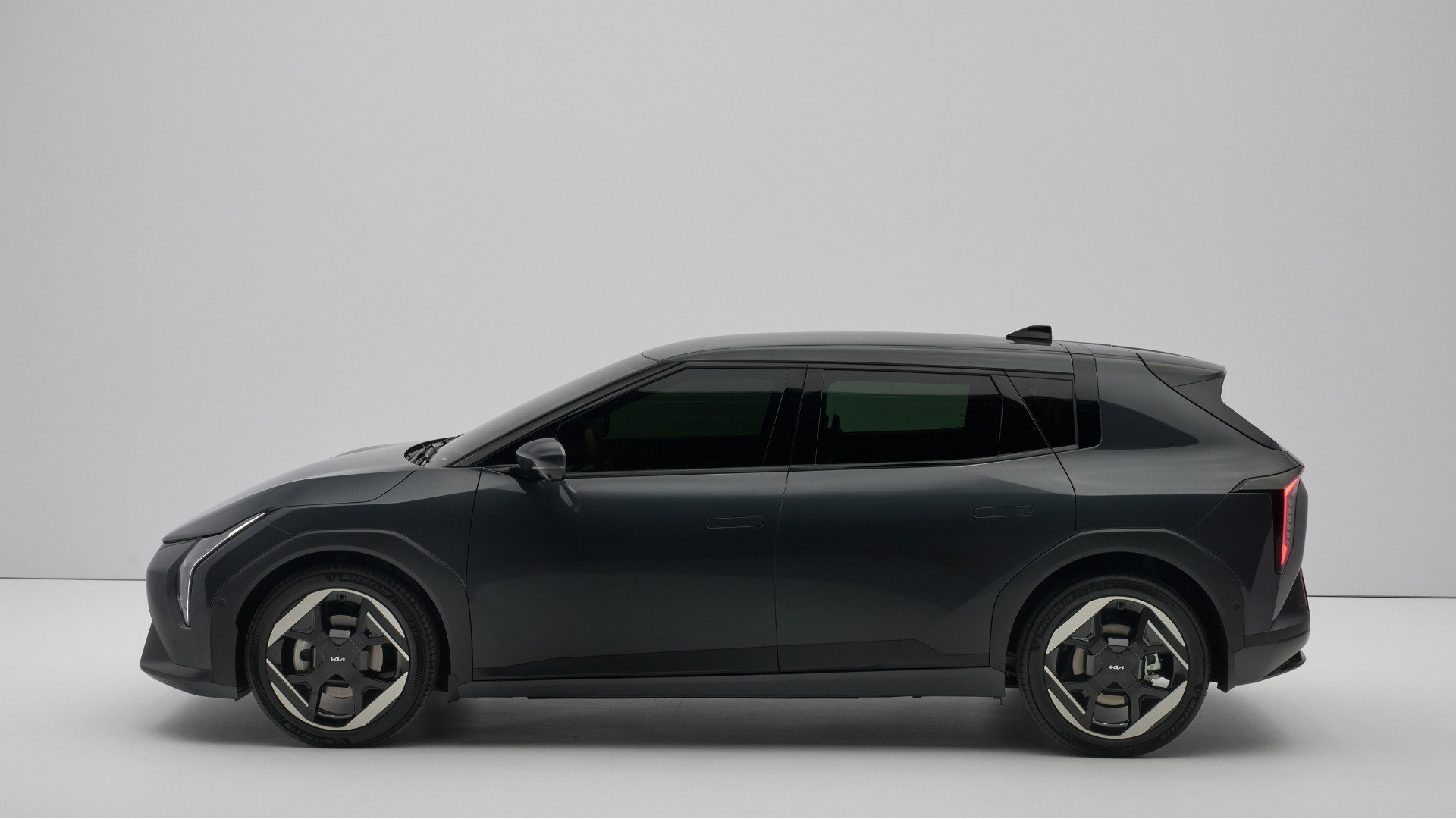 Kia EV4 Revealed: UK Prices, Specs & Features for Kia’s Longest Range Electric Hatchback Yet