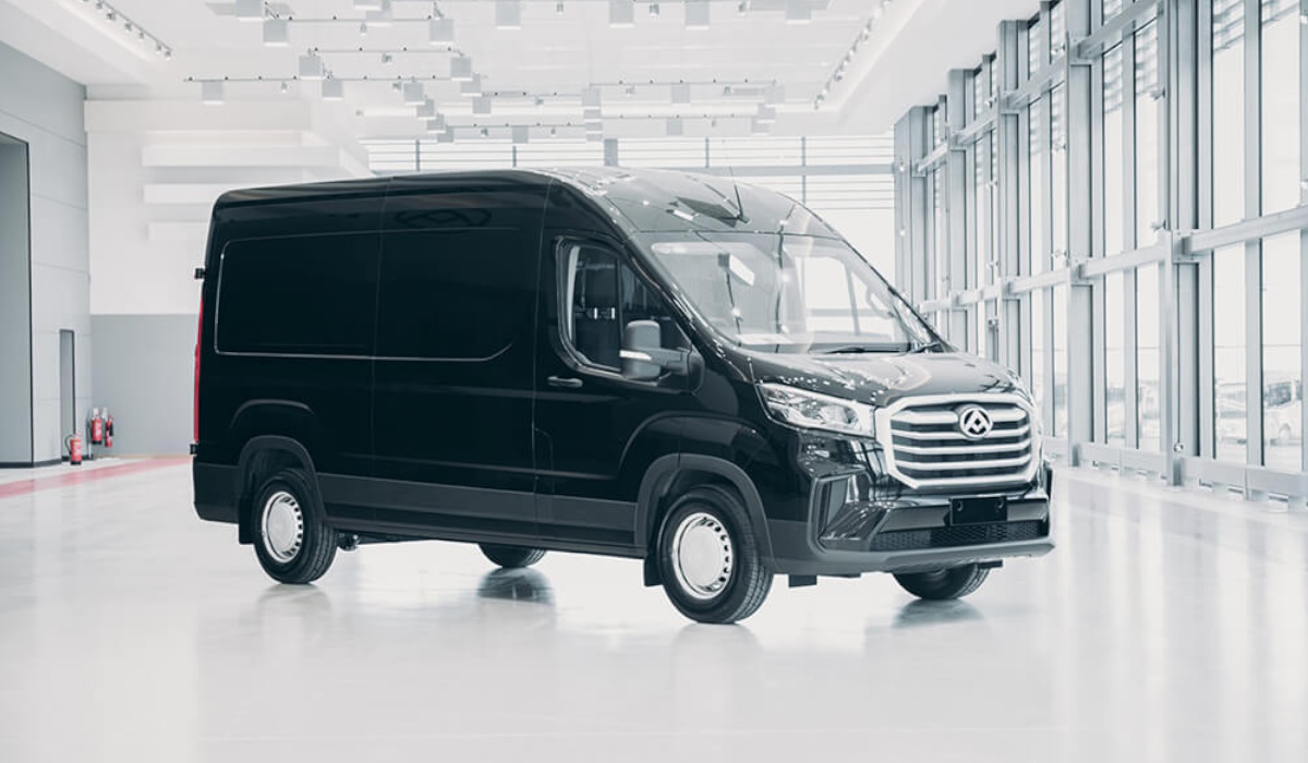 Black Maxus Deliver 9