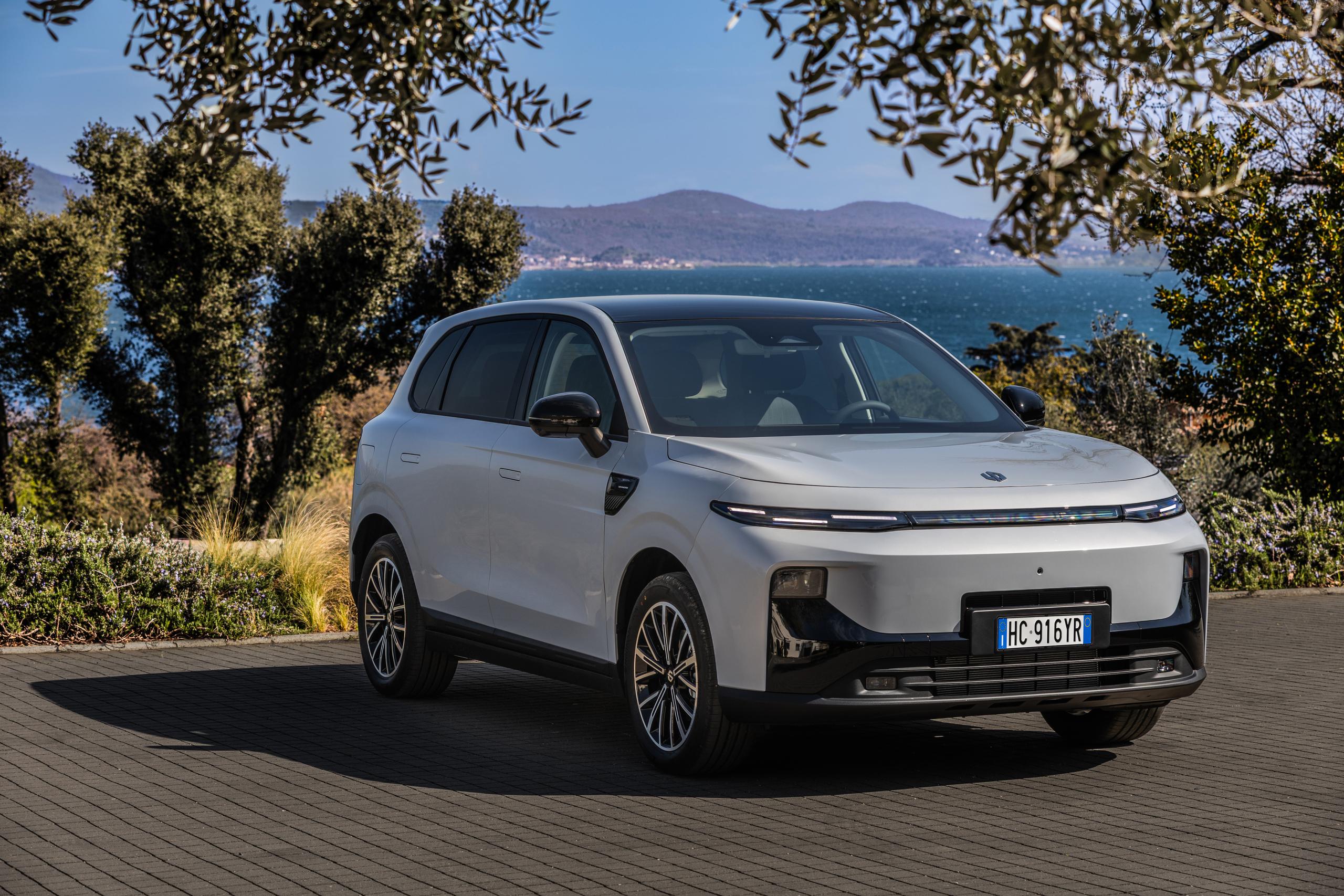 Leapmotor B10 Hybrid: Premium EV Excellence