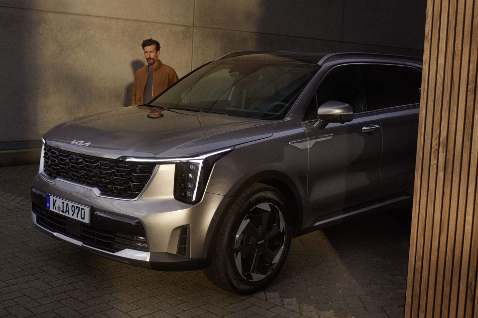 The Kia Sorento.