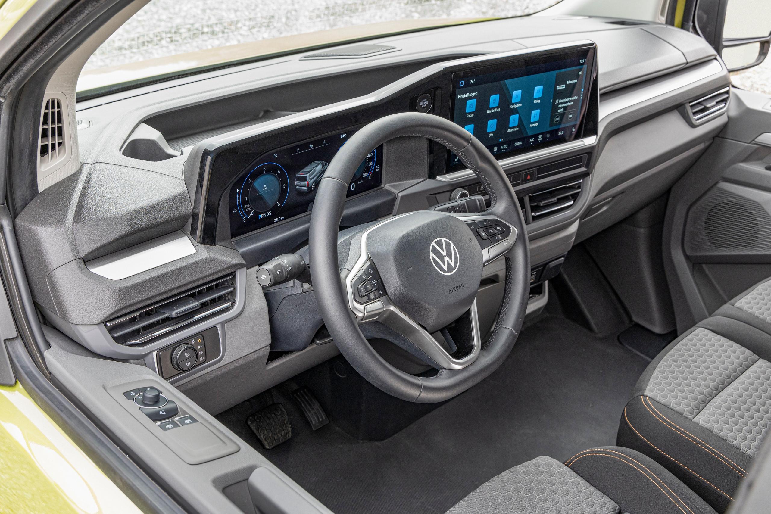 Front console and interior of the all-new Volkswagen Transporter (2025)