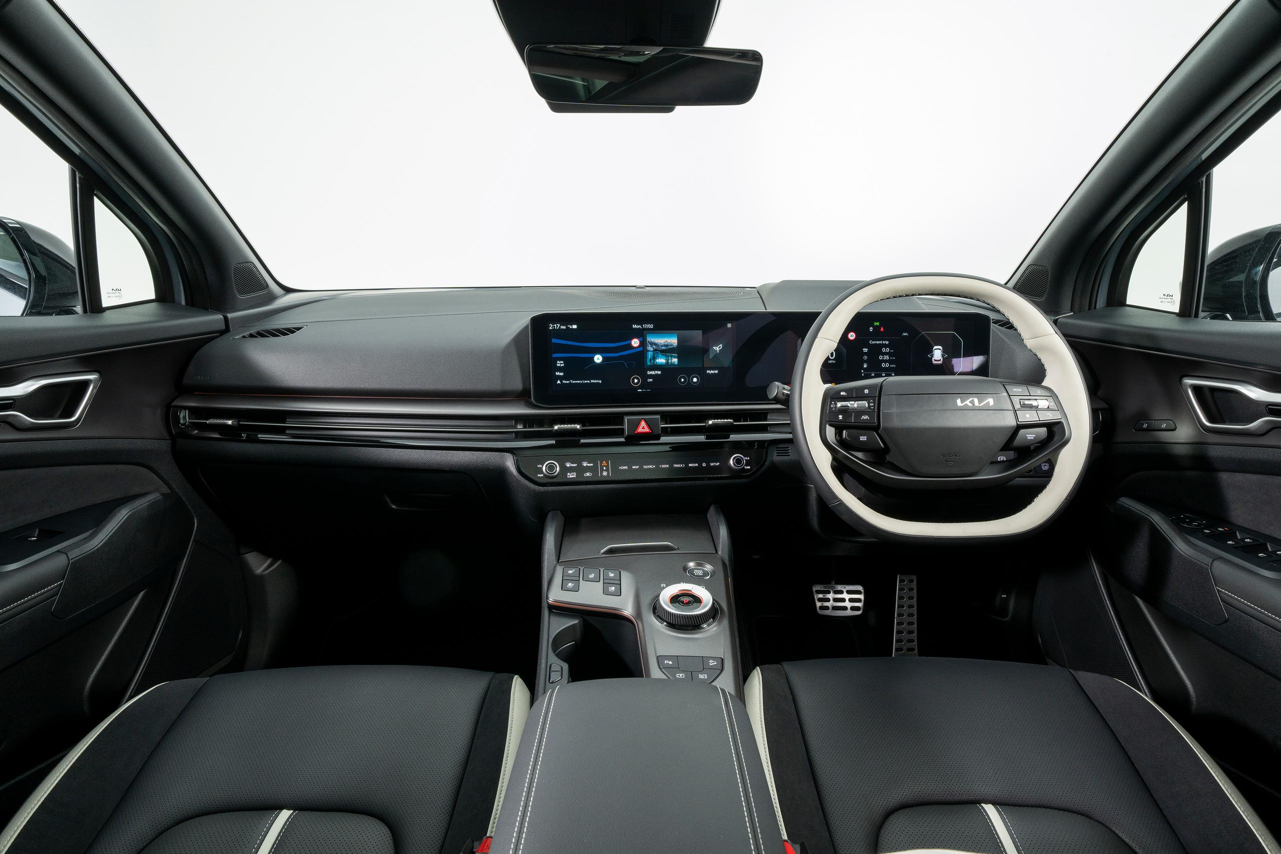 2025 Kia Sportage interior