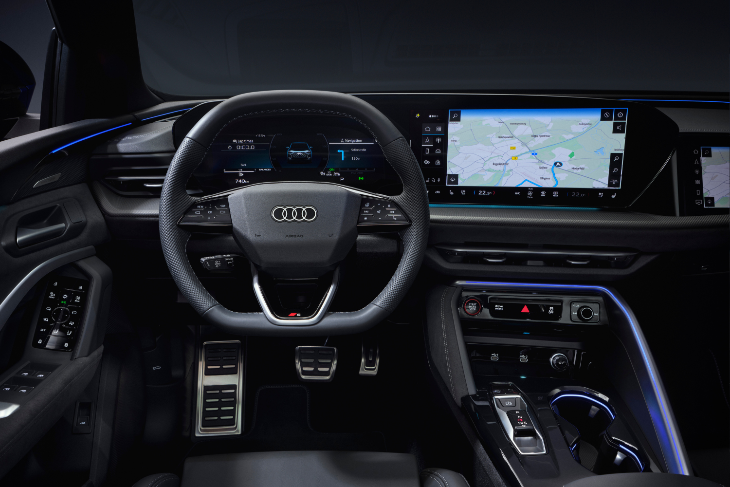 Close up of the new 2024 Audi SQ5 14.5" MMI display and the 11.9" Audi virtual cockpit.