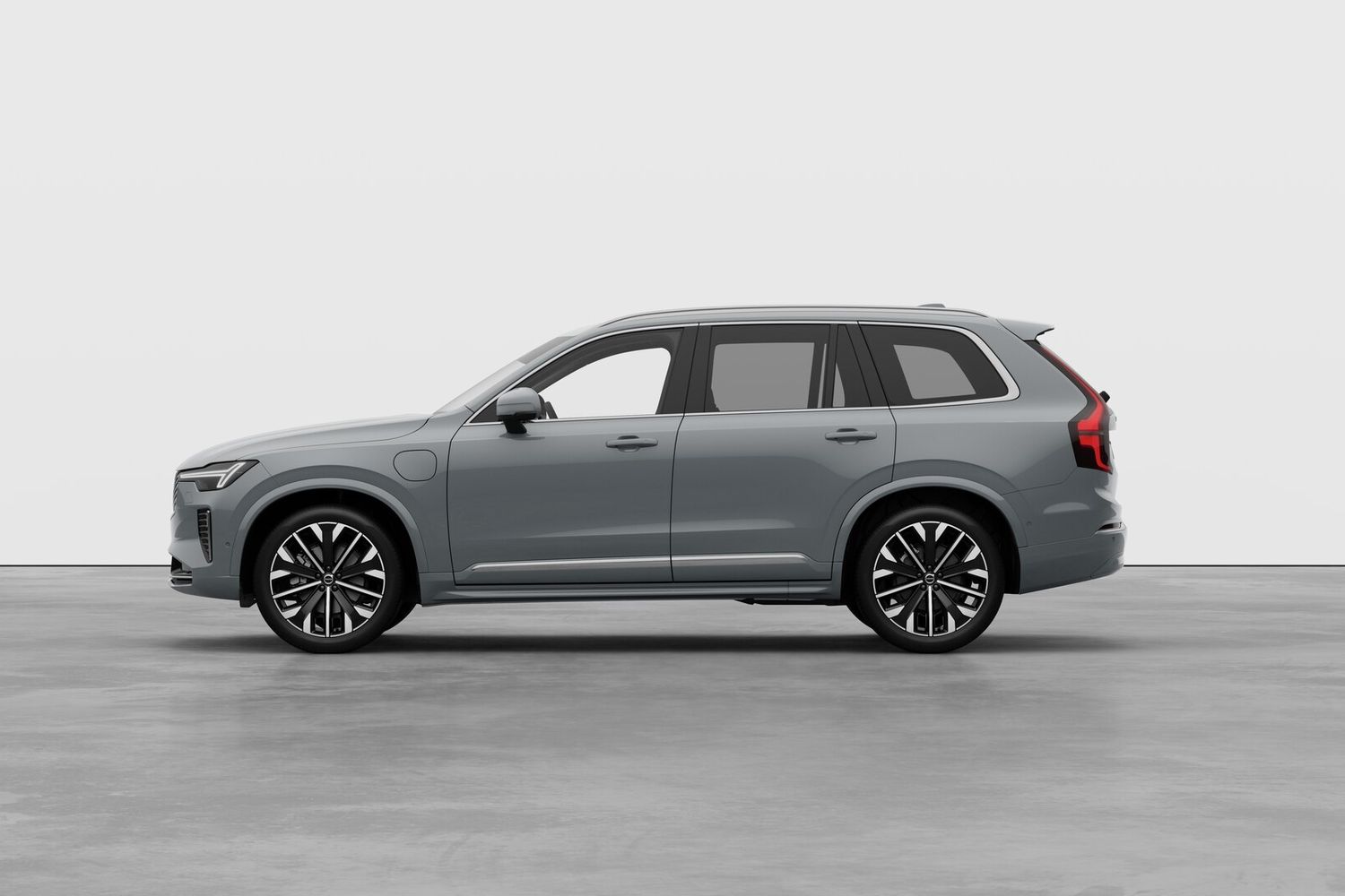 Side view of the Volvo XC90.