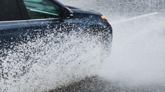 Aquaplaning: What It Is and How to Avoid It
