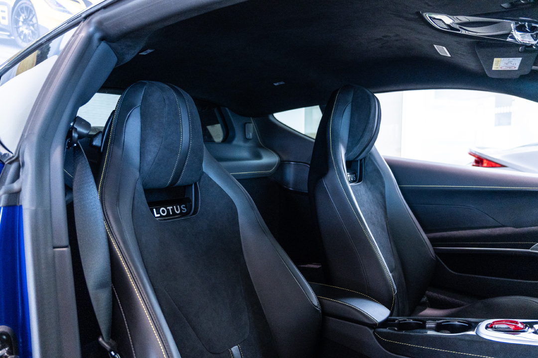 Lotus Emira 2025 Seats
