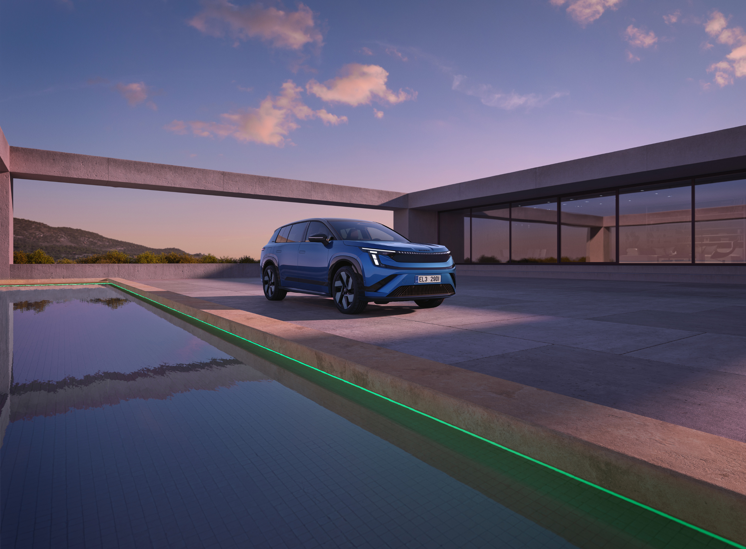 New Skoda Peaq driving