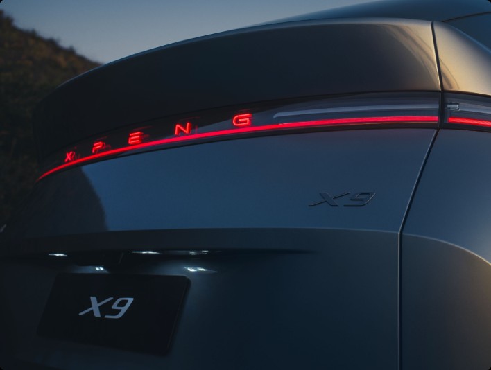 XPENG X9