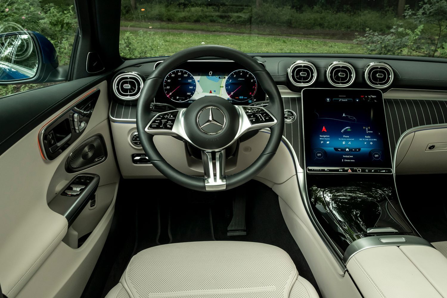 C class interior technology