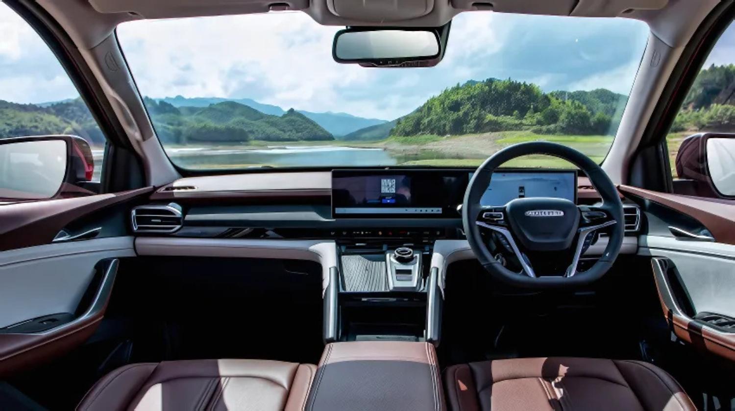 T60 MAX interior