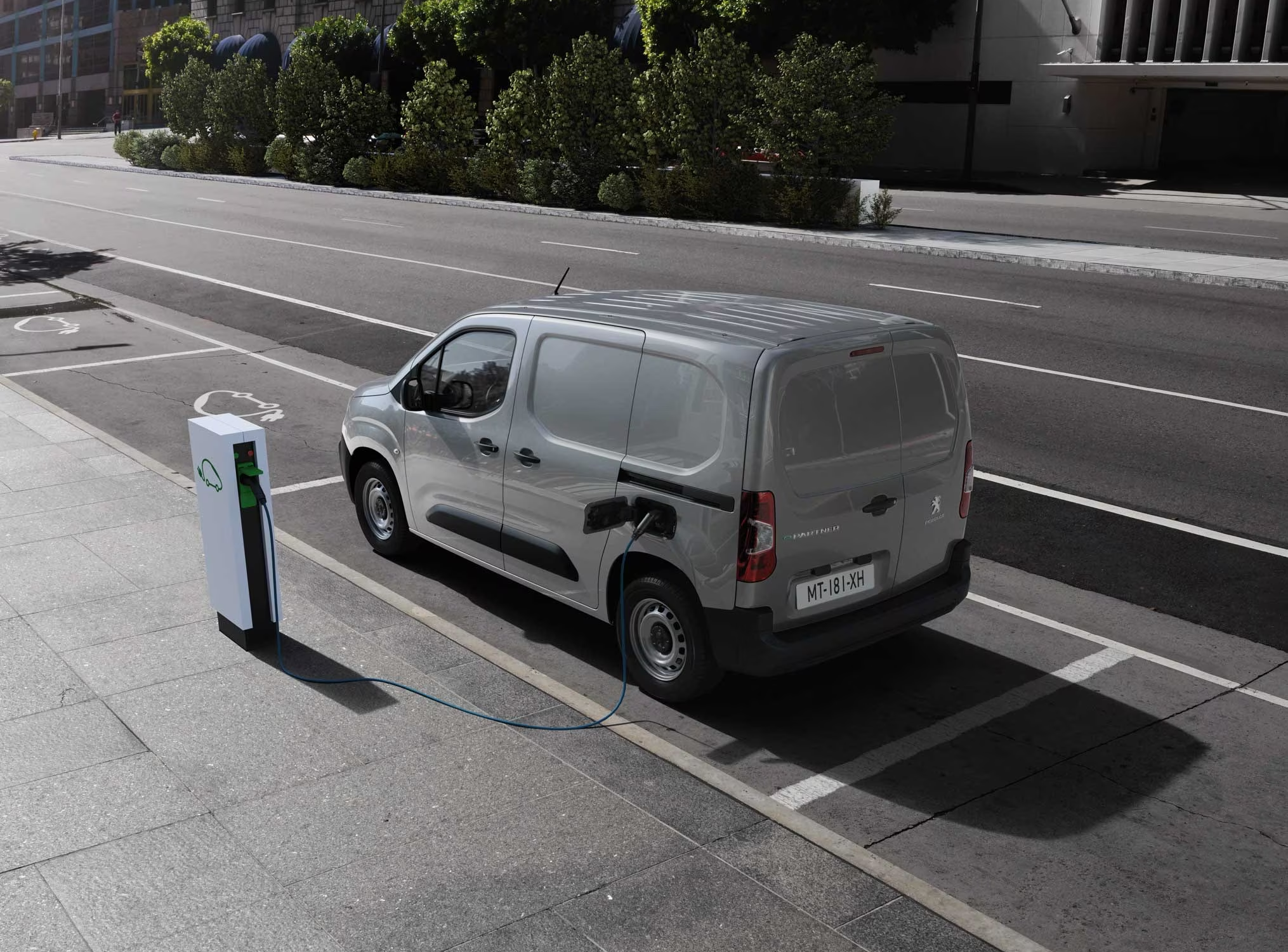Peugeot E-Partner on charge