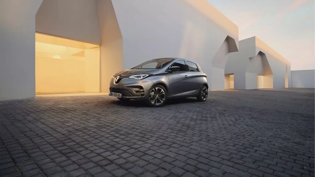 RENAULT E-TECH EVENT: EXPERIENCE THE FUTURE OF ELECTRIC DRIVING