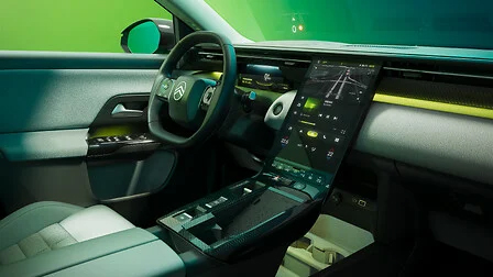 Center console of Green C5 Aircross