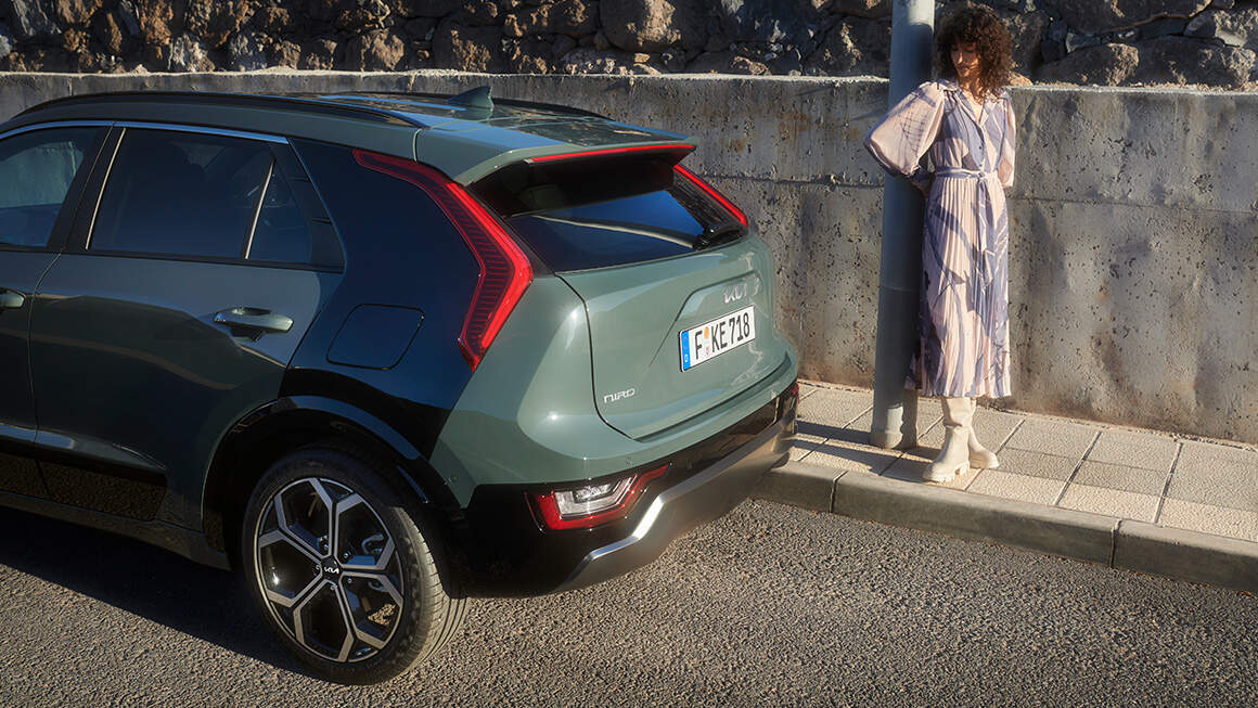 Kia Niro Rear Side View
