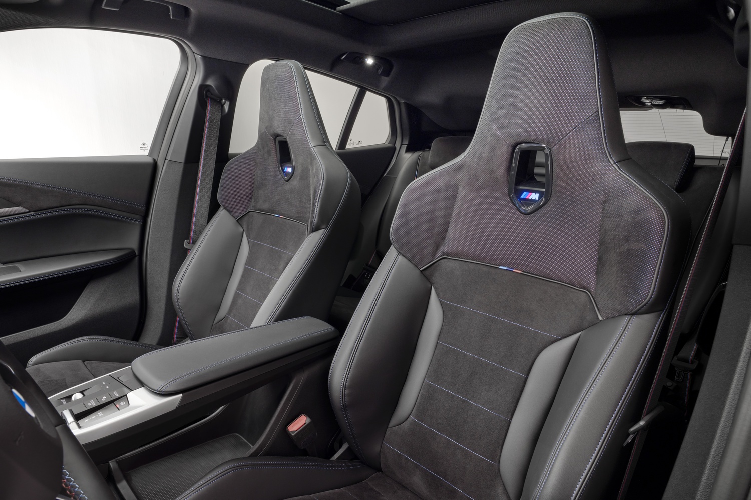 Interior M seats of the BMW X2.
