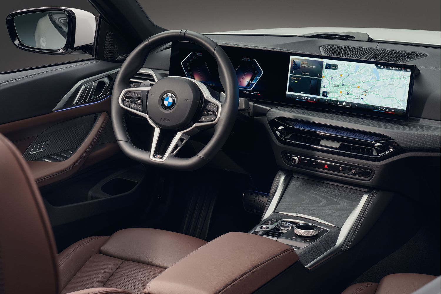 Interior view of the BMW 4-Series Convertible, close-up on central console and front seats