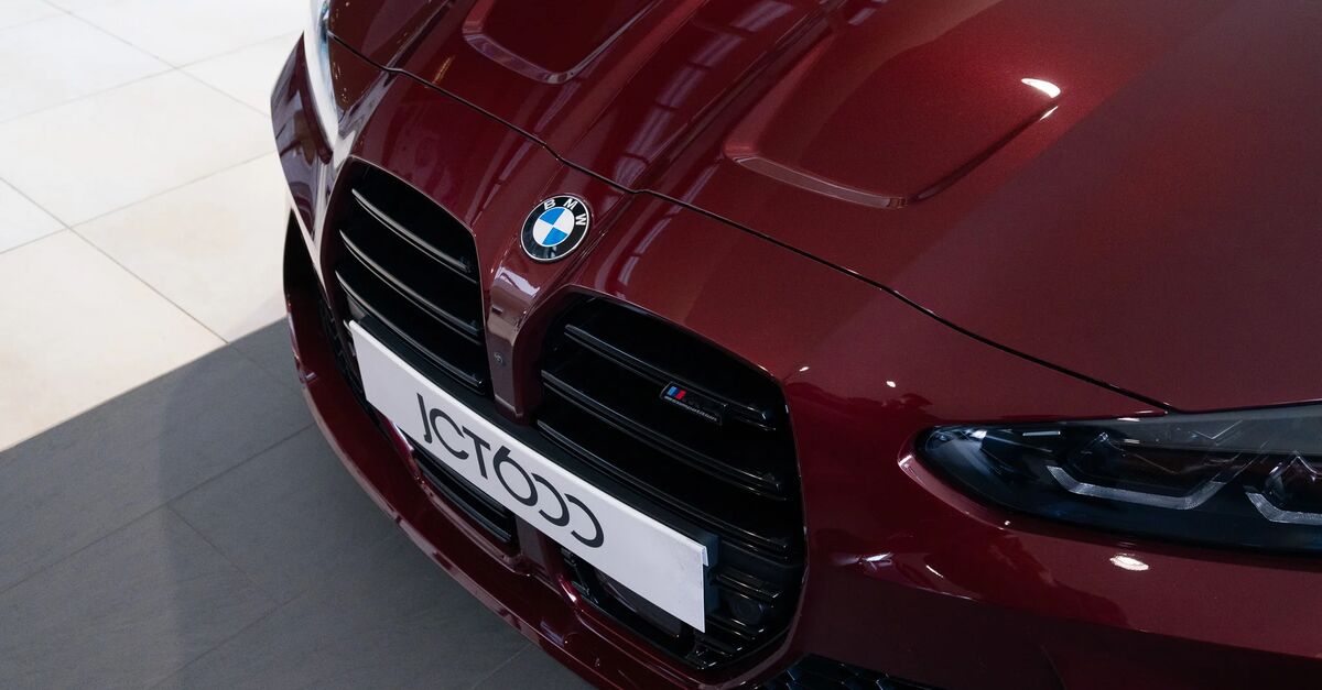 Front view of BMW M4