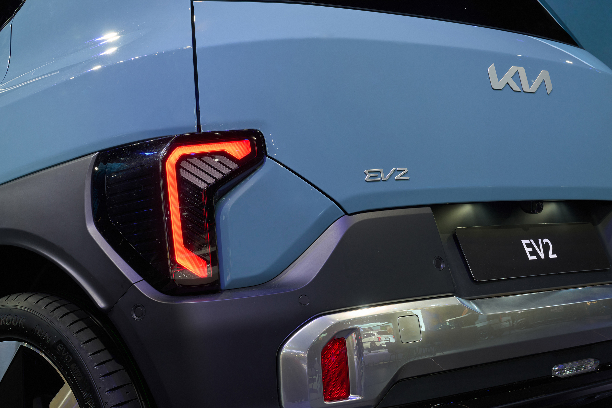 EV2