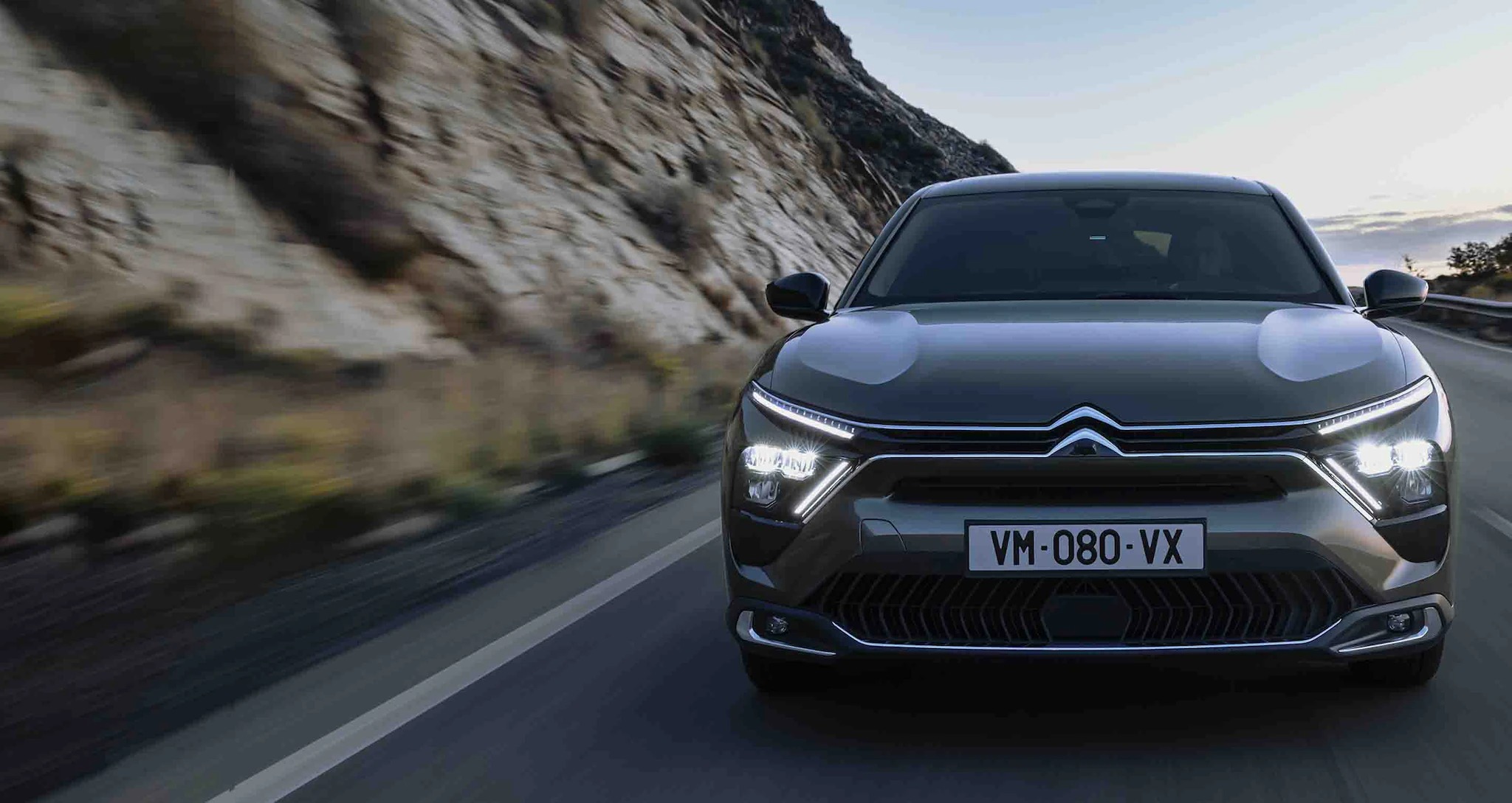CITROËN C5 X NAMED BEST LARGE FAMILY CAR IN PARKERS NEW CAR AWARDS 2023