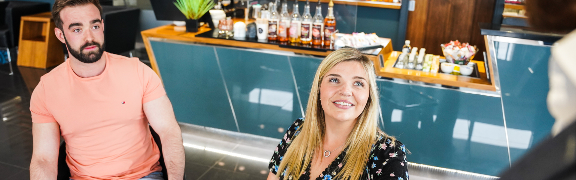 Happy couple recieve their Mercedes-Benz keys back after a successful service on the Loyalty Package +4