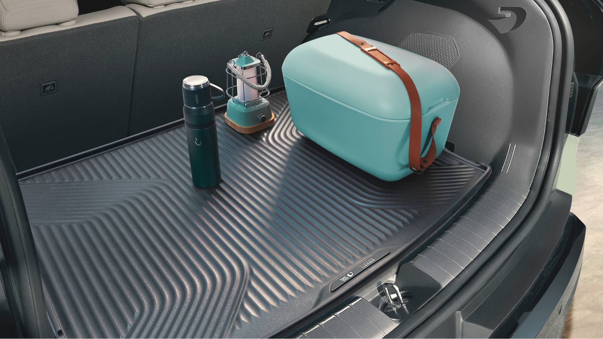 Kia introduces world’s first car accessory made using recycled plastic from the Great Pacific Garbage Patch