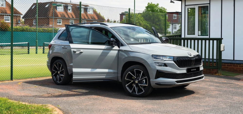DISCOVER THE ŠKODA KAROQ: A COMPACT SUV THAT PACKS A PUNCH